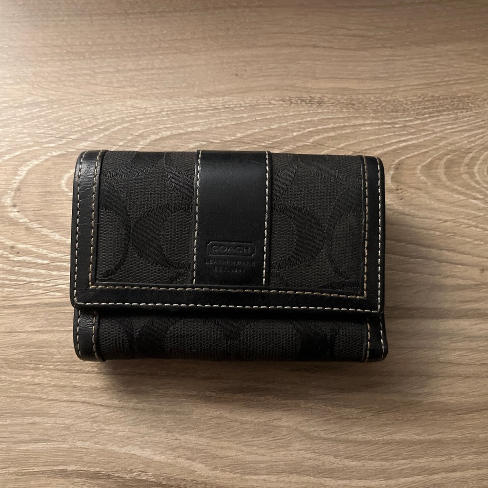 Coach Wallet - Black Classic Logo Design, Very Good Condition